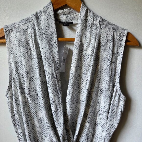 NWT ANN TAYLOR SURPLICE NECK WRAP STYLE SLEEVELESS SNAKESKIN PRINT TOP SIZE M - Picture 4 of 16